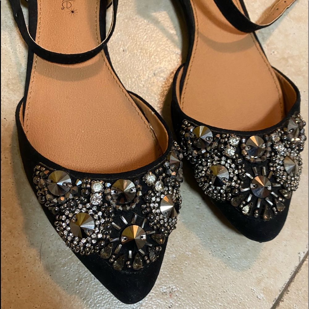 flat Shoe - Picture 2 of 6